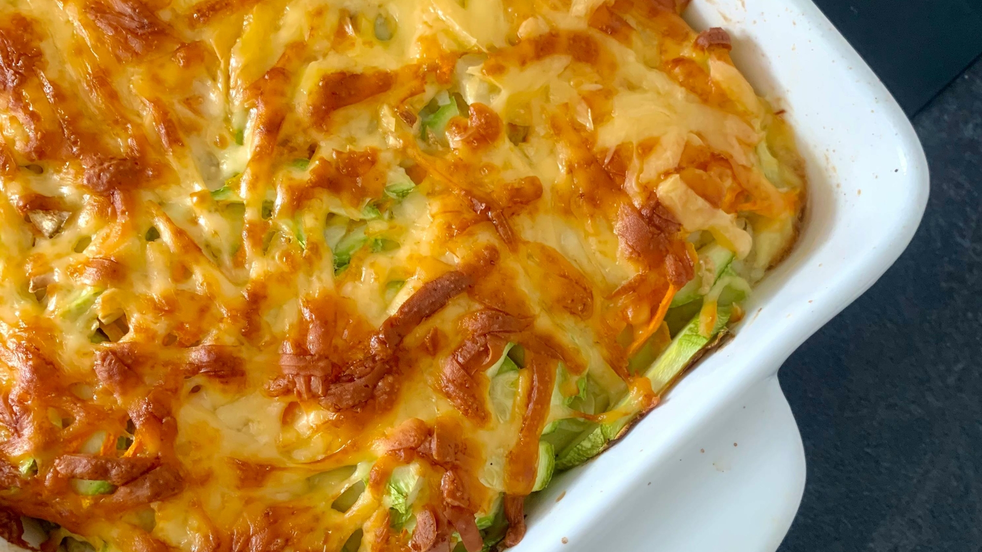 Rezept der Woche: Weißkohlauflauf mit Hackfleisch und Emmentaler (auch in Vegan)