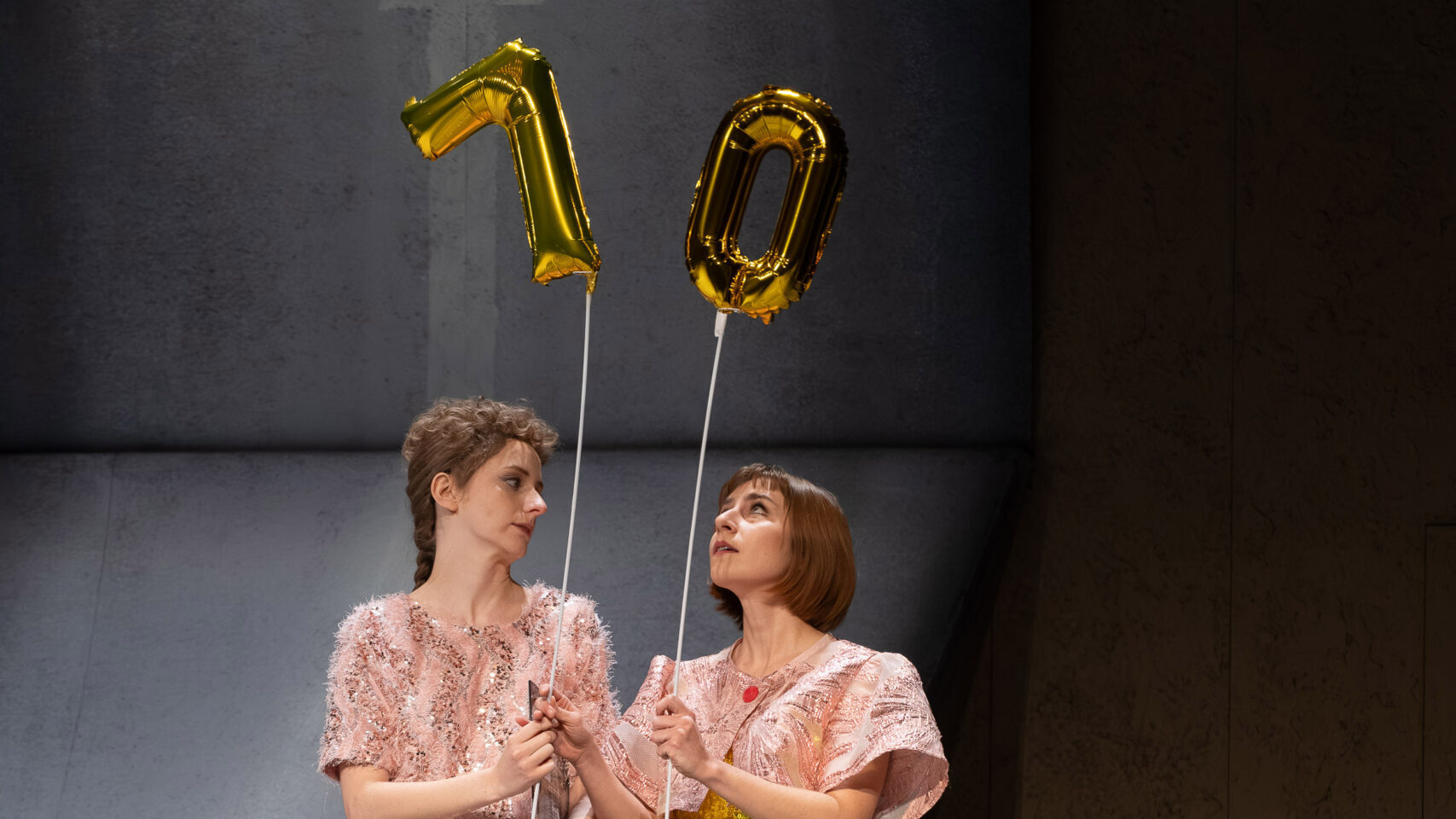 Gundermann auf der Bühne: Theater Cottbus feiert Premiere mit „Immer wieder wächst das Gras“