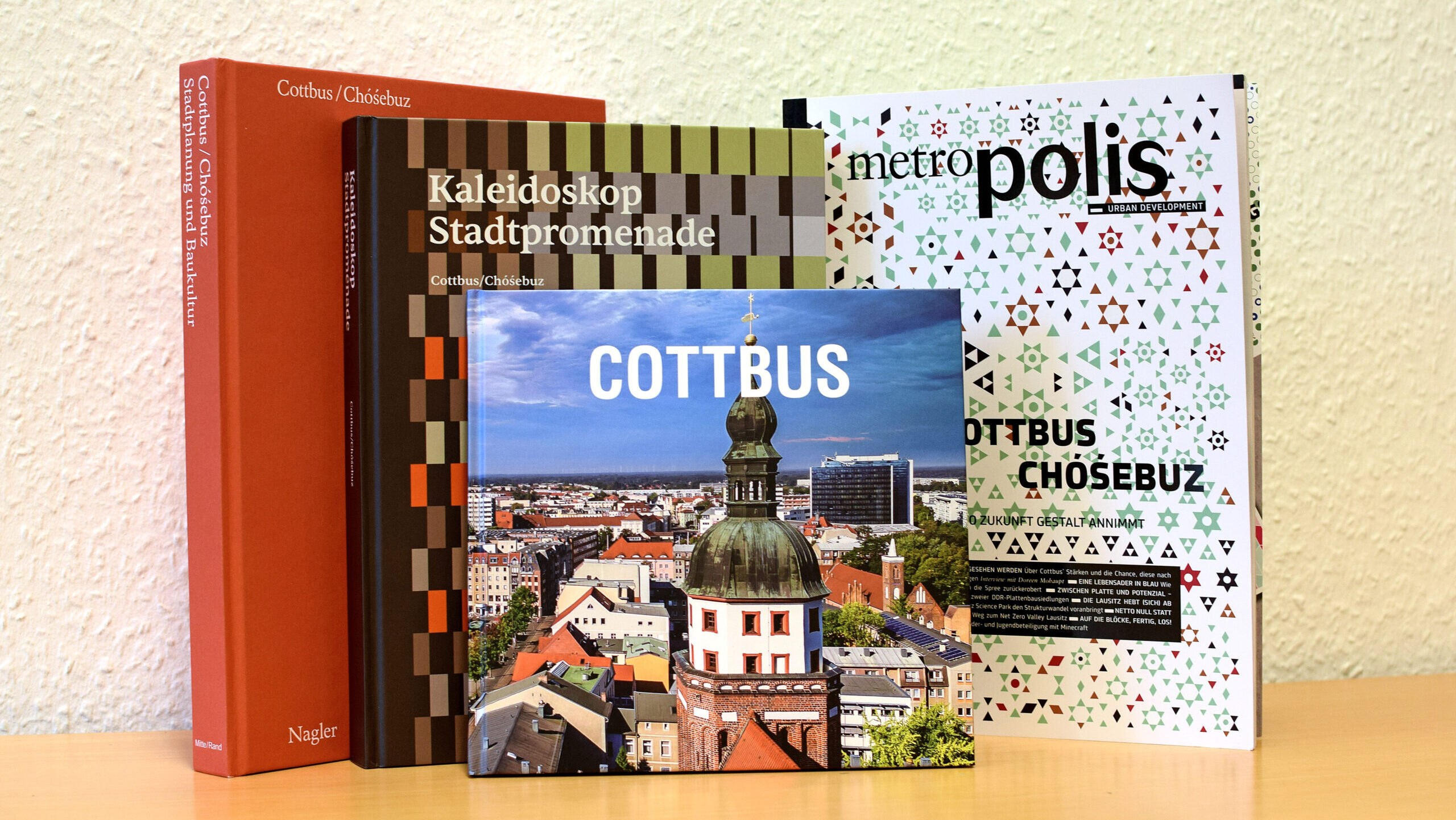 Cottbus zum Blättern: Neue Bücher zeigen, wie die Stadt sich wandelt