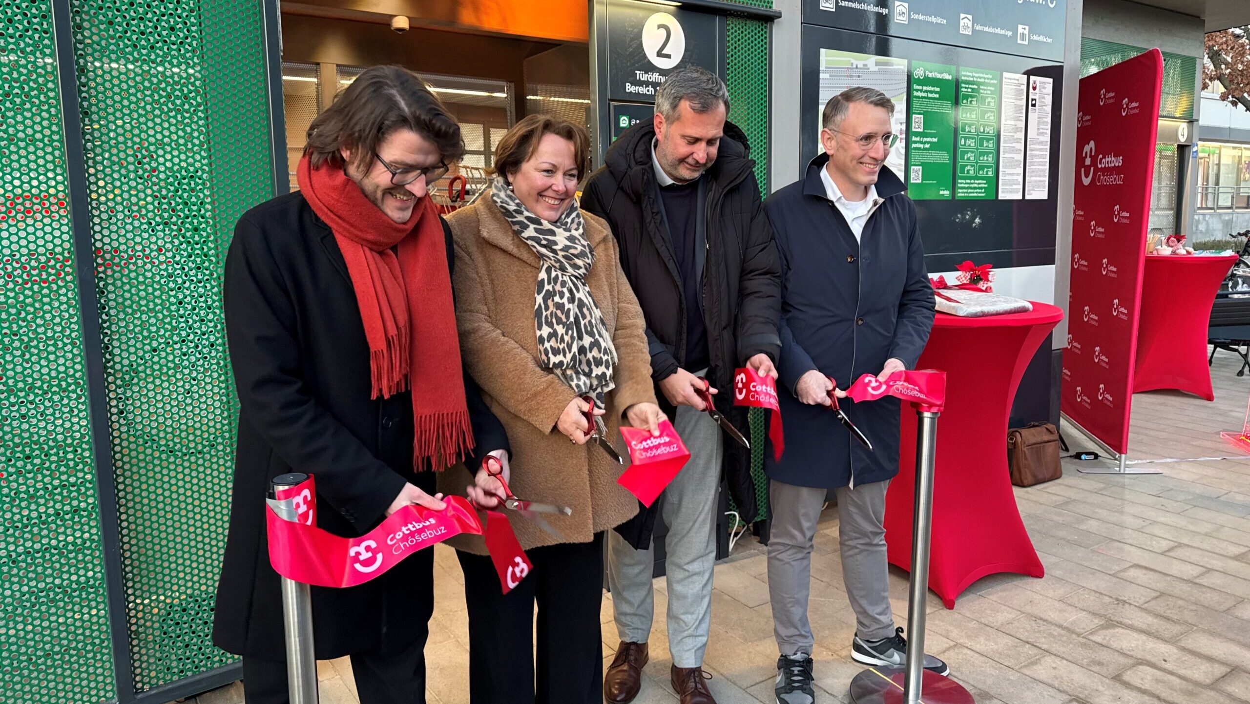 Neues Fahrradparkhaus am Hauptbahnhof stärkt umweltfreundliche Mobilität in Cottbus