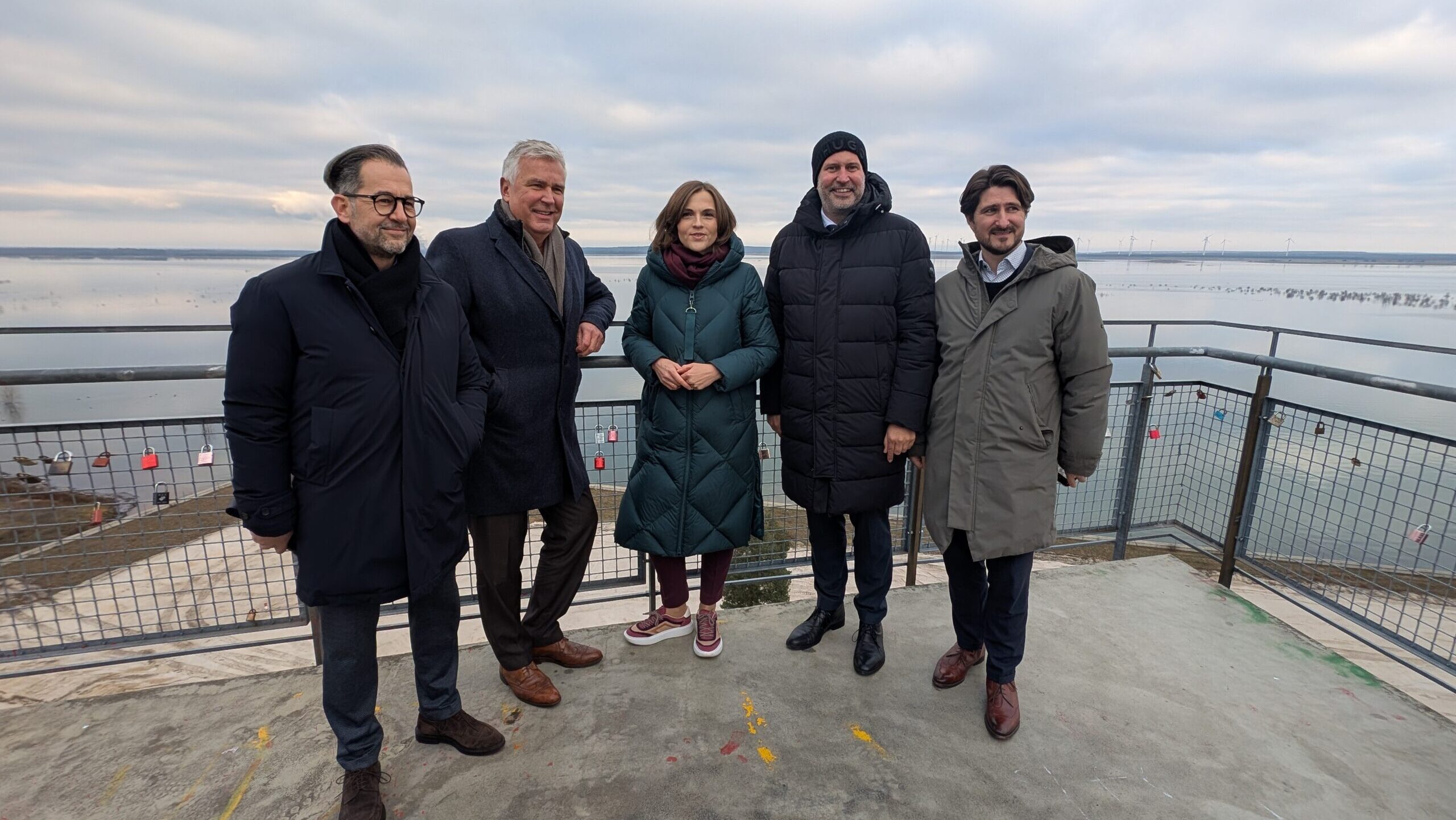 Zukunftsvision Cottbuser Ostsee: Ministerin und OB Schick im Austausch am Merzdorfer Turm