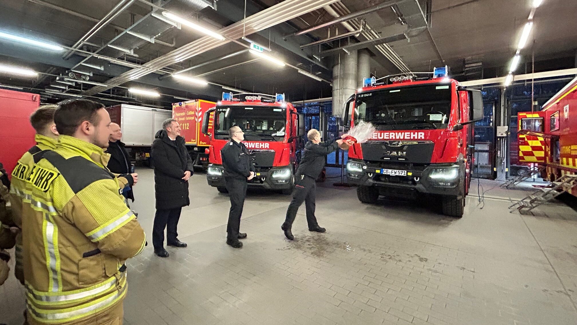 Neue Fahrzeuge für Feuerwehr und Notfallseelsorge in Cottbus