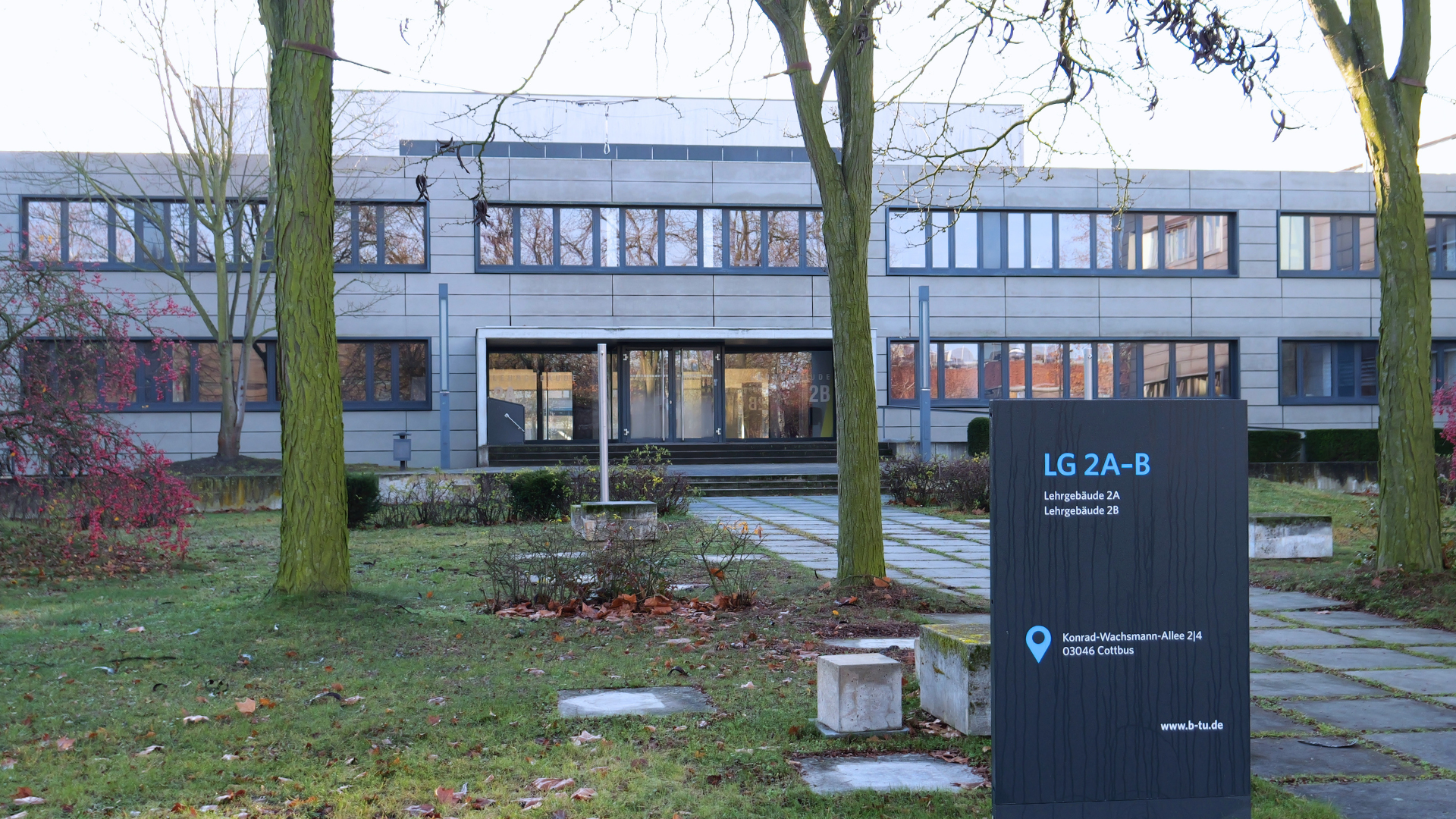 BTU Cottbus Lehrgebäude 2A-B - Foto © Cottbus Daily (PS)