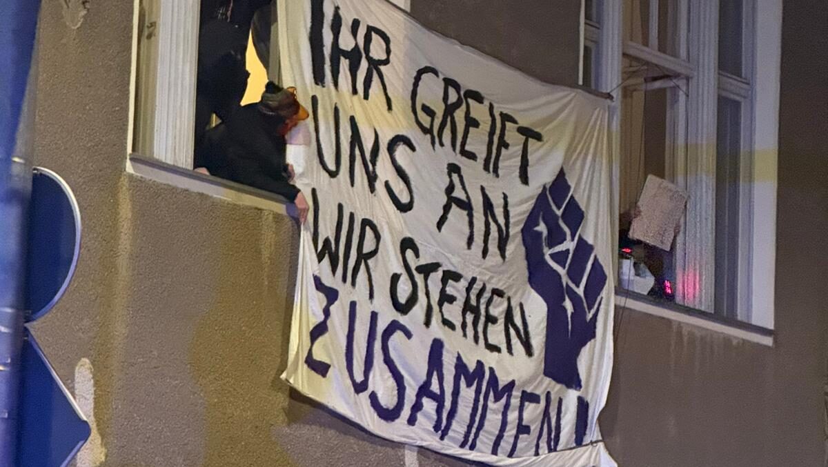 Nach Angriff auf Wohnhaus Demo für Solidarität in Cottbus
