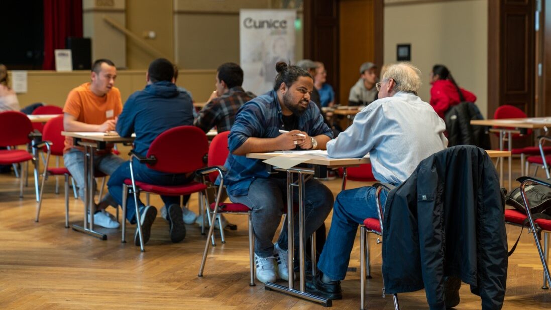 Sprachen entdecken beim Speak-Dating im Cottbuser Stadtmuseum