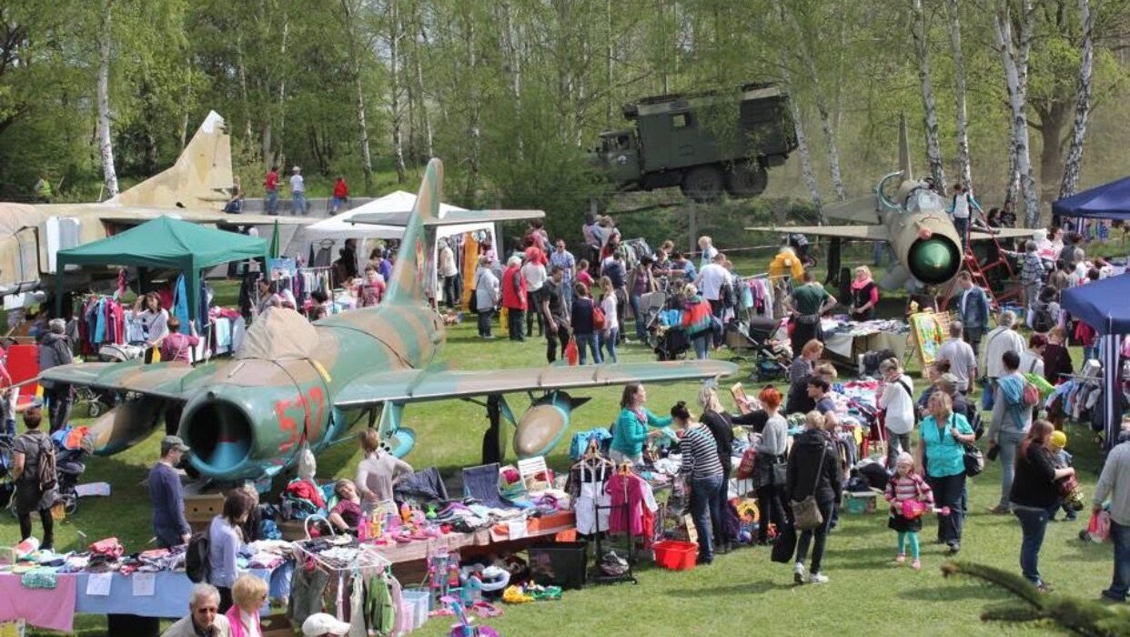 Kindersachenflohmarkt hebt im Flugzeugmuseum ab
