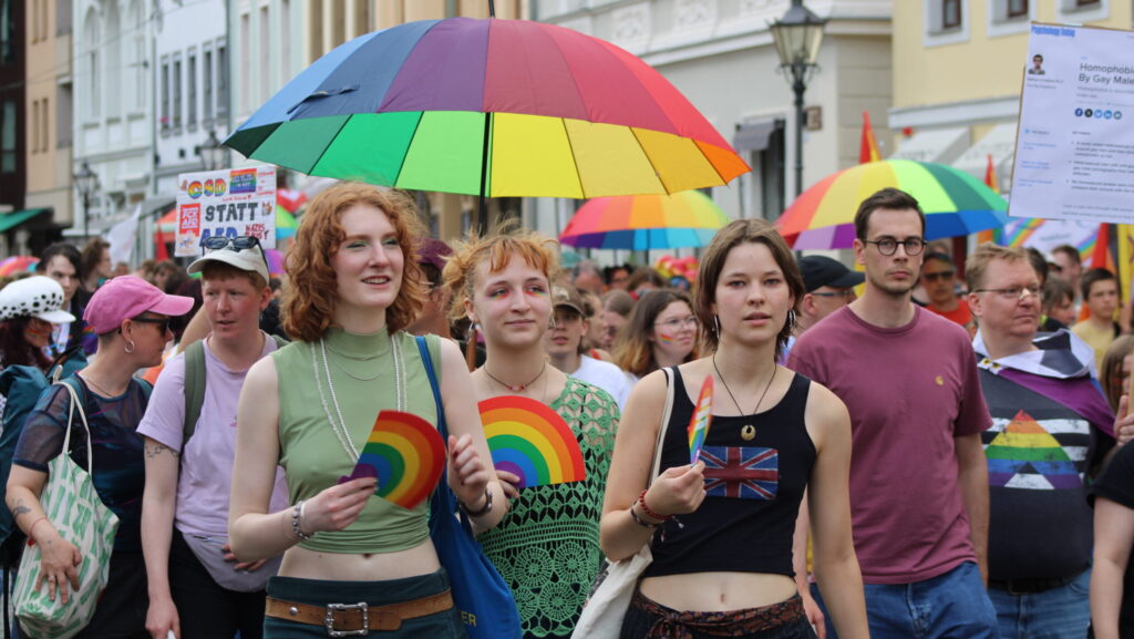 Bilder vom Christopher Street Day 2026 in Cottbus