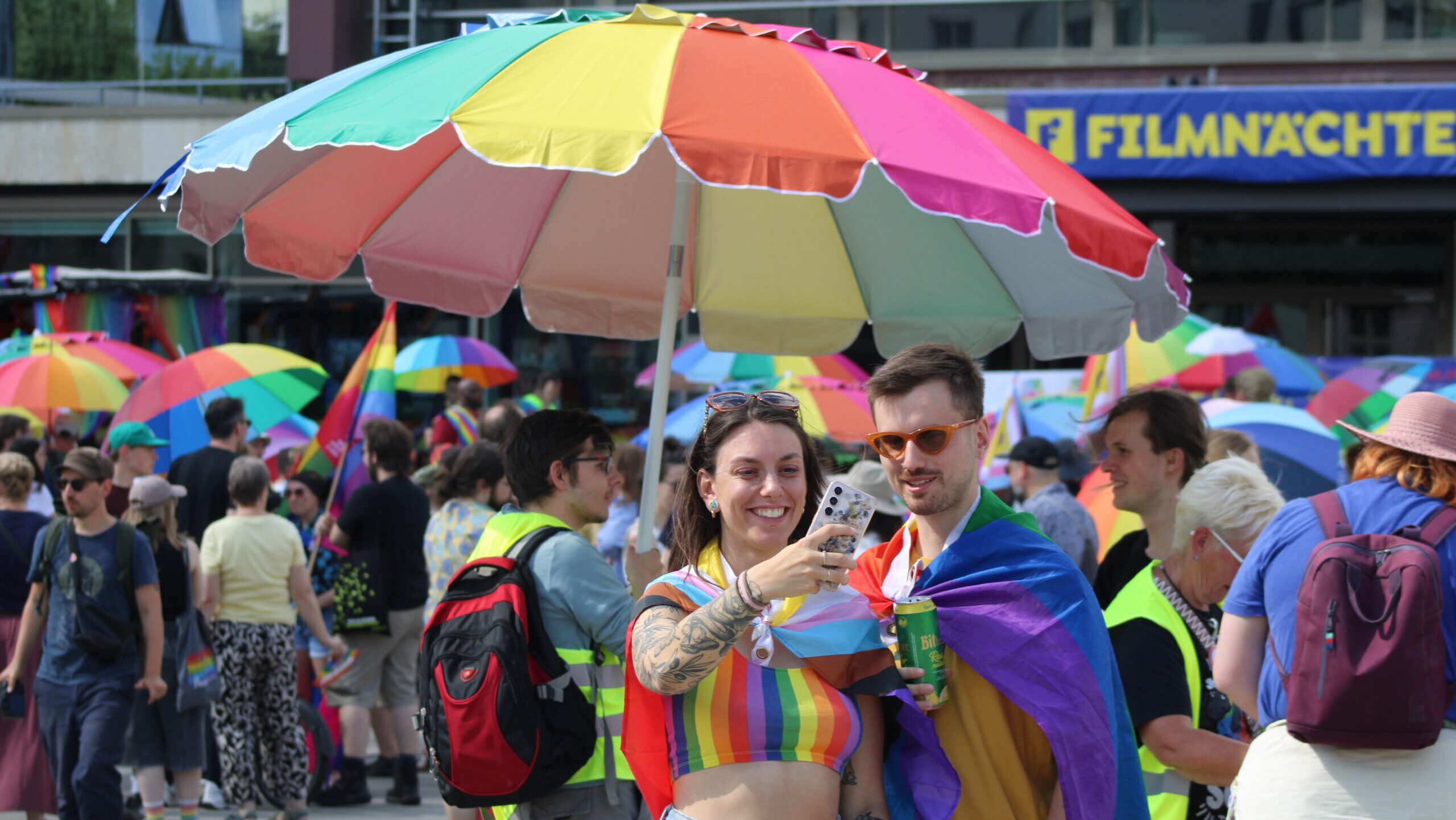 Mehr als 1.000 Menschen feierten friedlichen CSD in Cottbus