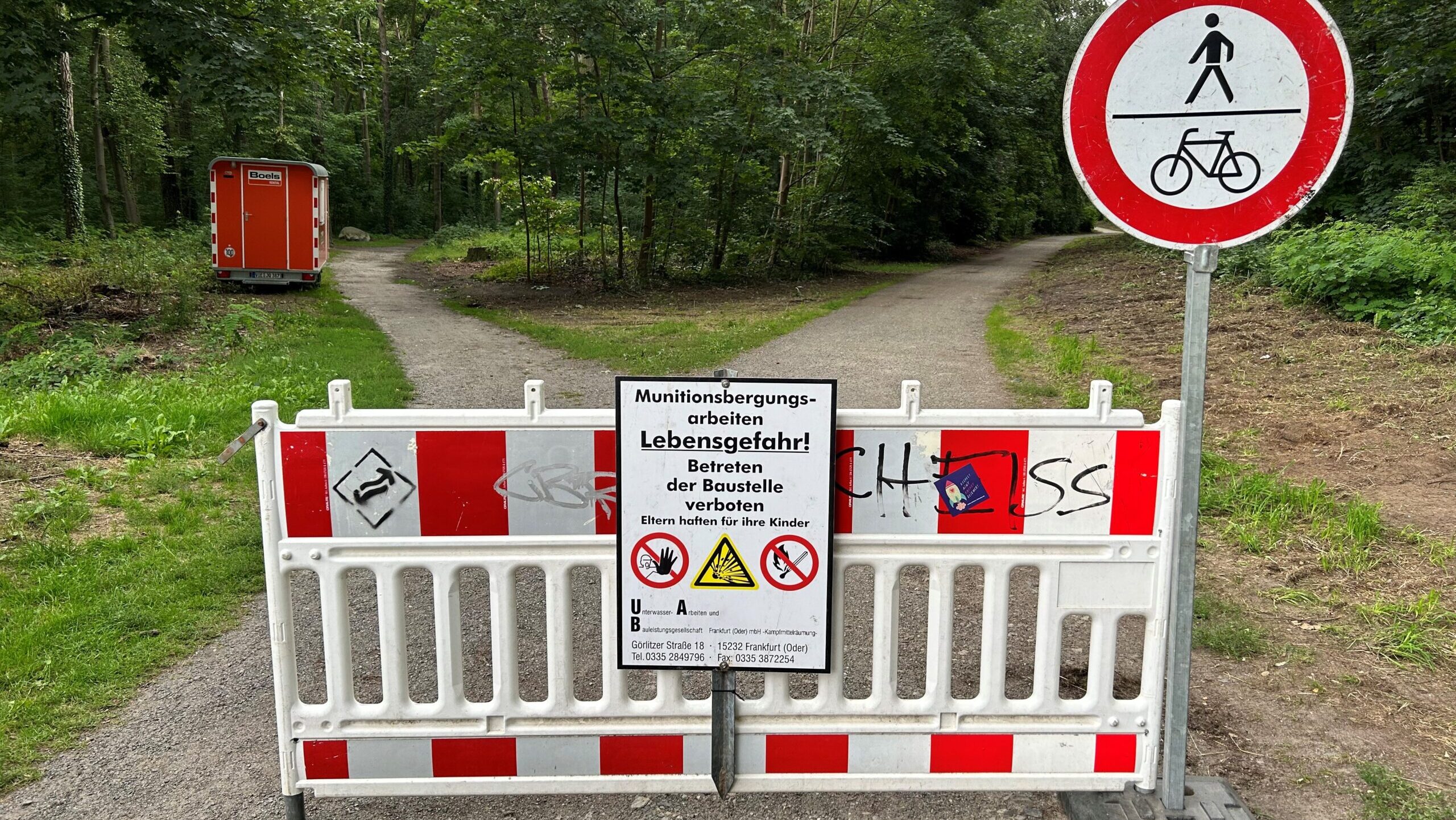 Die Fundmunition in den Madlower Schluchten wurde erfolgreich gesprengt. Alle Wege und der Cottbuser Südfriedhof sind wieder geöffnet.